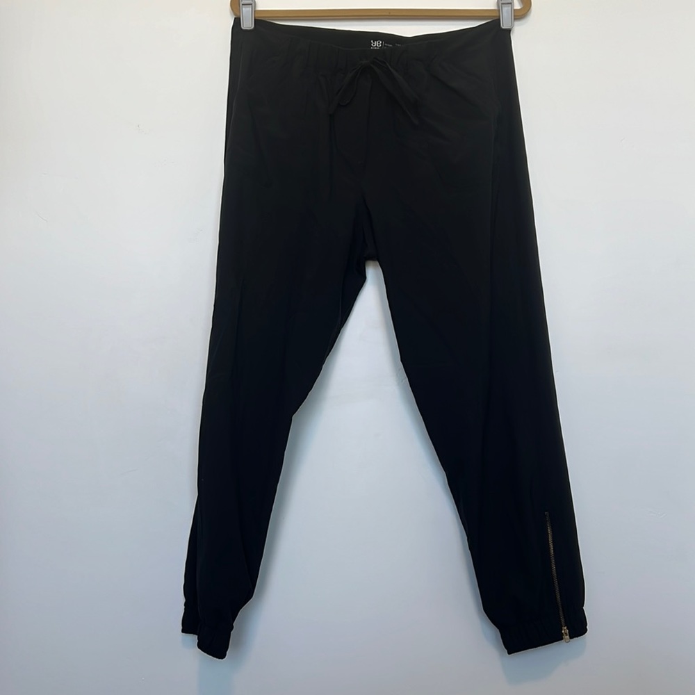 Albion fit jet setters in black! These ones are petite!